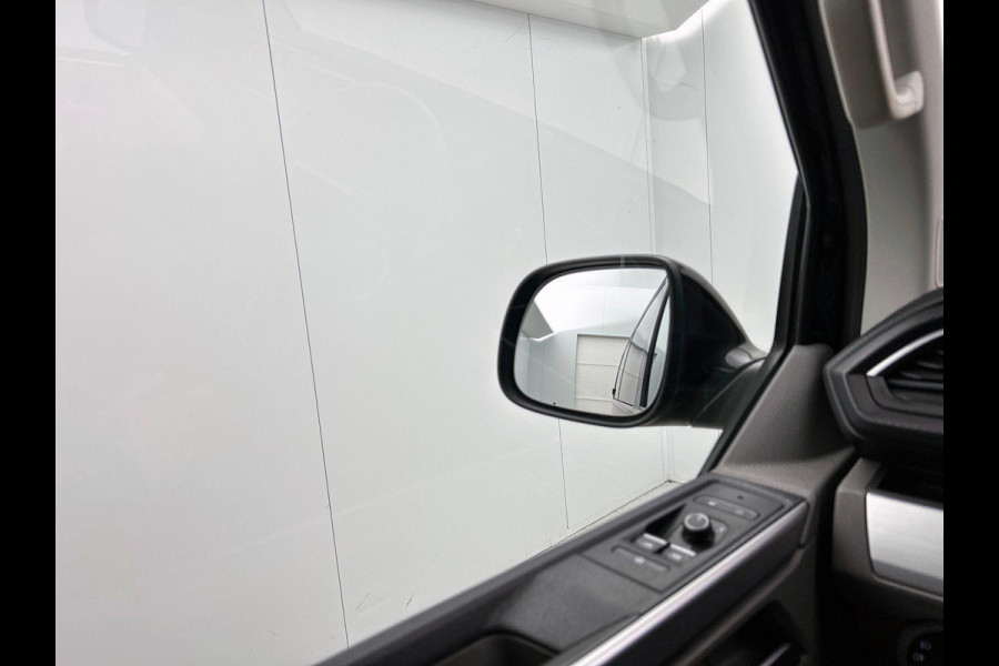 Volkswagen Transporter 2.0TDI L2H1 150PK Highline Dubbele Cabine Automaat Automaat Adaptive Cruise Control Airco Parkeersensoren Lichtmetalen velgen