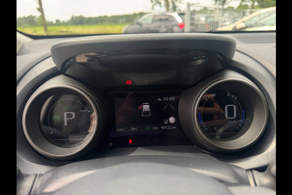 Toyota Yaris 1.5 Hybrid Dynamic CARPLAY / 4-SEIZ. BANDEN / RESERVE WIEL / STOELVERW. / CRUISE / ACHTERUITRIJCAMERA / LMV