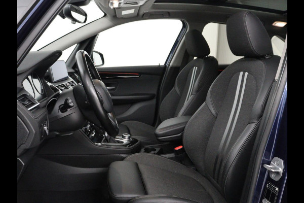 BMW 2 Serie Active Tourer 225xe iPerformance Sport Line | SOH 88,1% | Panoramadak | Stoelverwarming | Harman/Kardon | Carplay | Sportstoelen | Head-Up | Camera | Navigatie | DAB | Park Assist | PHEV | Plug In