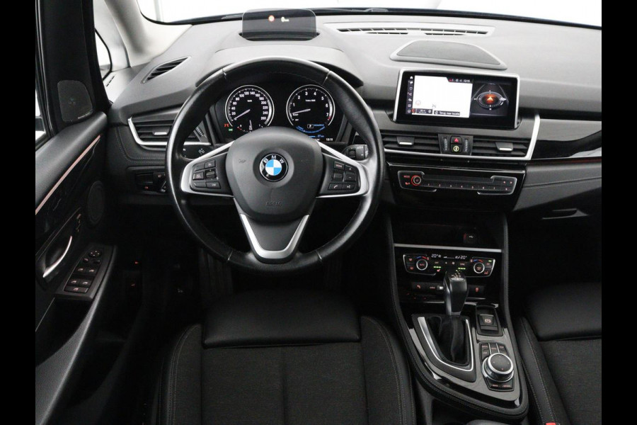BMW 2 Serie Active Tourer 225xe iPerformance Sport Line | SOH 88,1% | Panoramadak | Stoelverwarming | Harman/Kardon | Carplay | Sportstoelen | Head-Up | Camera | Navigatie | DAB | Park Assist | PHEV | Plug In