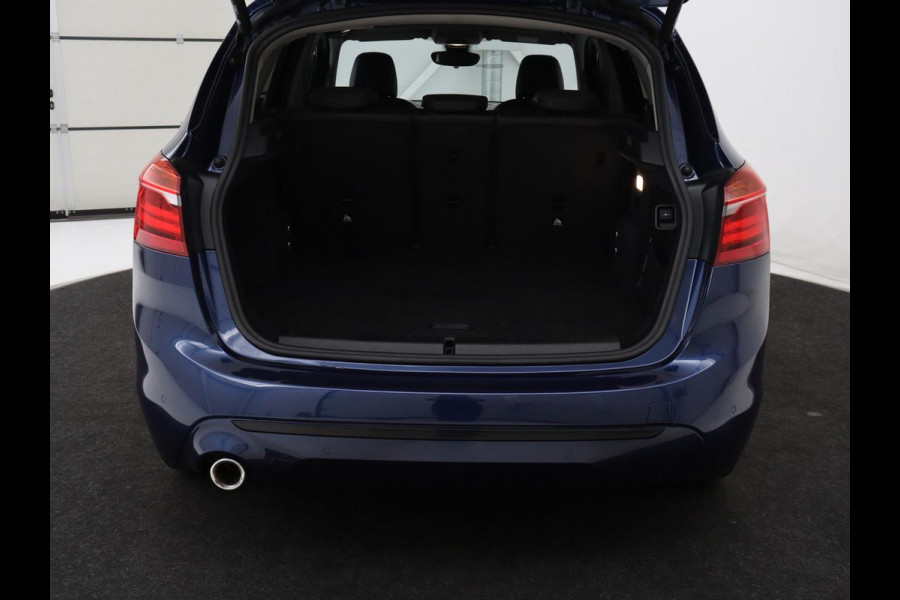 BMW 2 Serie Active Tourer 225xe iPerformance Sport Line | SOH 88,1% | Panoramadak | Stoelverwarming | Harman/Kardon | Carplay | Sportstoelen | Head-Up | Camera | Navigatie | DAB | Park Assist | PHEV | Plug In