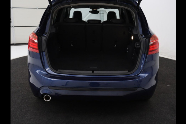 BMW 2 Serie Active Tourer 225xe iPerformance Sport Line | SOH 88,1% | Panoramadak | Stoelverwarming | Harman/Kardon | Carplay | Sportstoelen | Head-Up | Camera | Navigatie | DAB | Park Assist | PHEV | Plug In