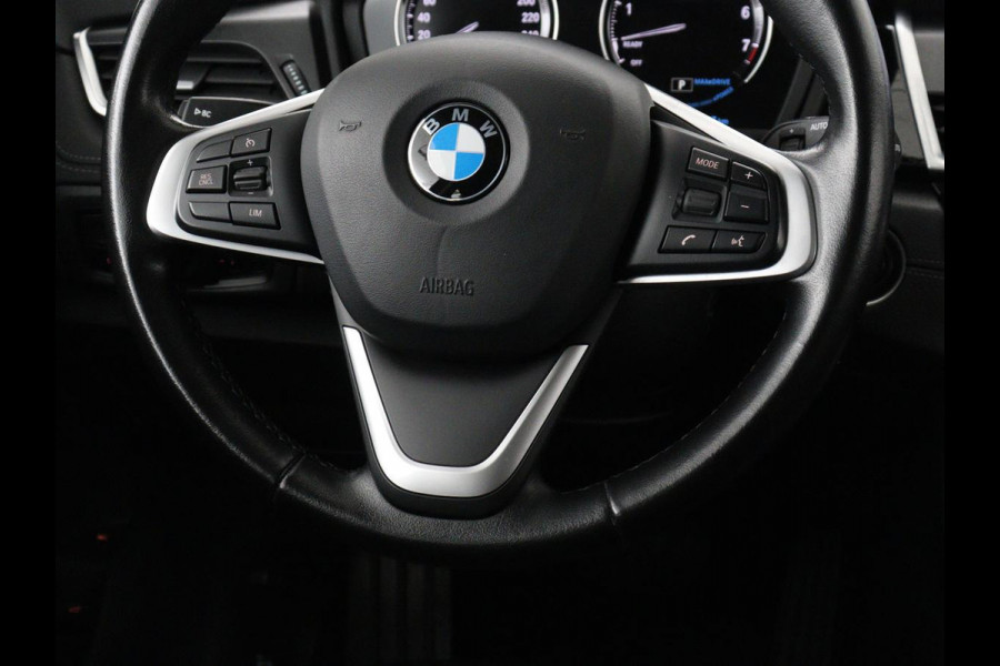 BMW 2 Serie Active Tourer 225xe iPerformance Sport Line | SOH 88,1% | Panoramadak | Stoelverwarming | Harman/Kardon | Carplay | Sportstoelen | Head-Up | Camera | Navigatie | DAB | Park Assist | PHEV | Plug In