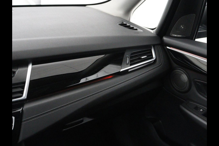 BMW 2 Serie Active Tourer 225xe iPerformance Sport Line | SOH 88,1% | Panoramadak | Stoelverwarming | Harman/Kardon | Carplay | Sportstoelen | Head-Up | Camera | Navigatie | DAB | Park Assist | PHEV | Plug In