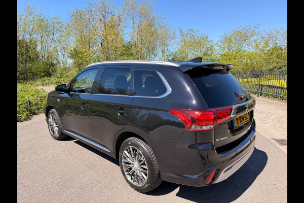 Mitsubishi Outlander 2.4 PHEV AWD PURE PLUG IN HYBRIDE CAMERA CARPLAY LED-XENON