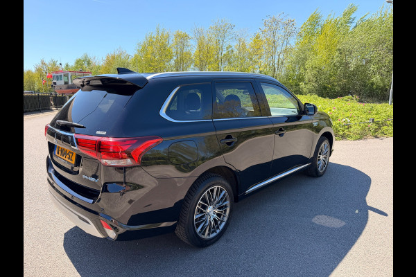 Mitsubishi Outlander 2.4 PHEV AWD PURE PLUG IN HYBRIDE CAMERA CARPLAY LED-XENON
