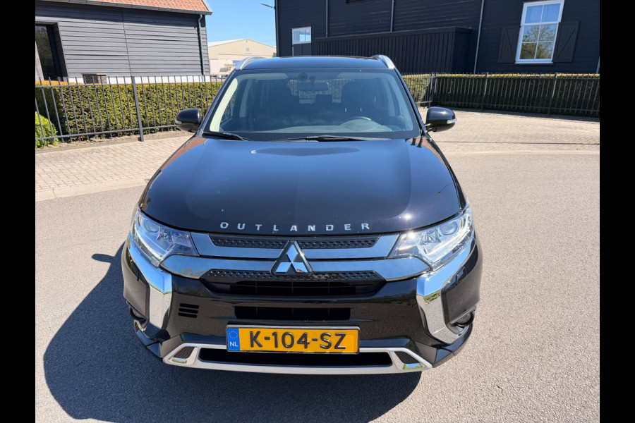 Mitsubishi Outlander 2.4 PHEV AWD PURE PLUG IN HYBRIDE CAMERA CARPLAY LED-XENON