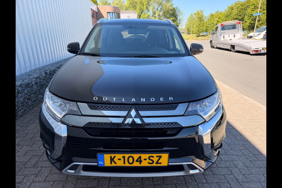 Mitsubishi Outlander 2.4 PHEV AWD PURE PLUG IN HYBRIDE CAMERA CARPLAY LED-XENON