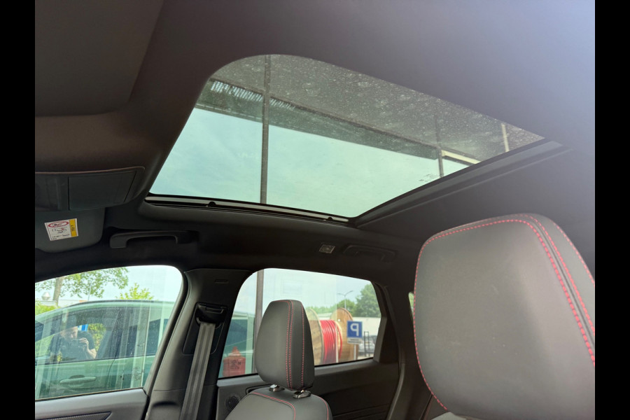 Ford Kuga 2.5 HEV ST Line X - Automaat - Panodak - Navi - Climate - Winterpack