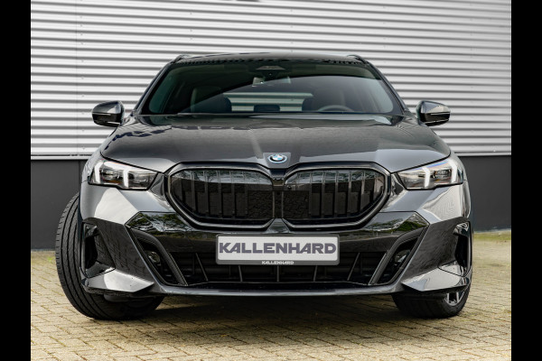 BMW 5 Serie Touring 530e M-Sport Pro - Pano - Trekhaak - ACC - Head-up - Harman Kardon