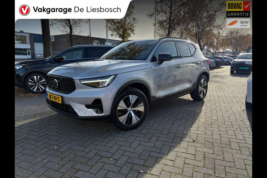 Volvo XC40 1.5 T4 Plug-in hybrid Plus Dark / Panorama-dak / Harman-Kardon / camera / stuur en stoel verwarming