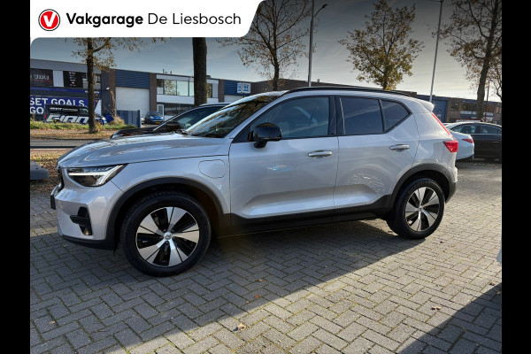 Volvo XC40 1.5 T4 Plug-in hybrid Plus Dark / Panorama-dak / Harman-Kardon / camera / stuur en stoel verwarming