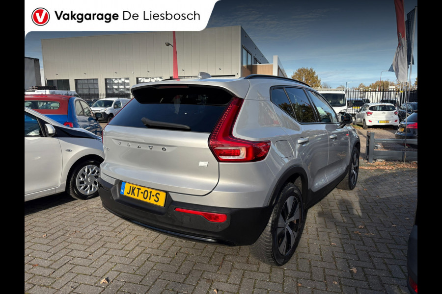 Volvo XC40 1.5 T4 Plug-in hybrid Plus Dark / Panorama-dak / Harman-Kardon / camera / stuur en stoel verwarming