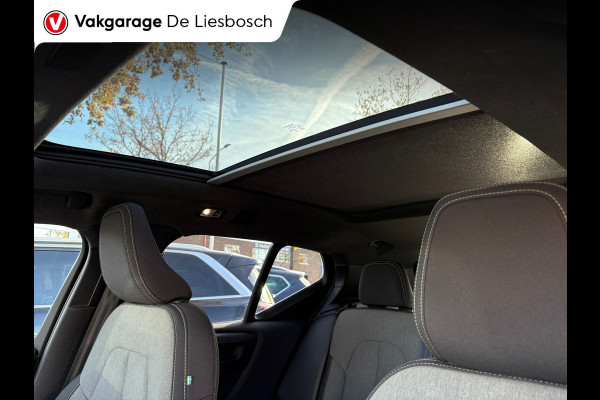 Volvo XC40 1.5 T4 Plug-in hybrid Plus Dark / Panorama-dak / Harman-Kardon / camera / stuur en stoel verwarming