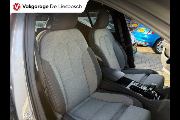 Volvo XC40 1.5 T4 Plug-in hybrid Plus Dark / Panorama-dak / Harman-Kardon / camera / stuur en stoel verwarming