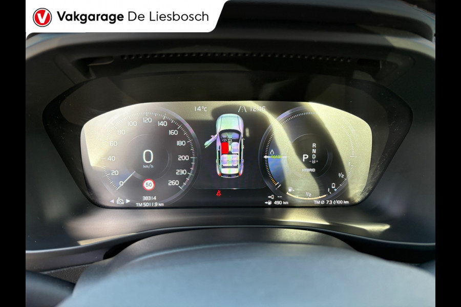 Volvo XC40 1.5 T4 Plug-in hybrid Plus Dark / Panorama-dak / Harman-Kardon / camera / stuur en stoel verwarming