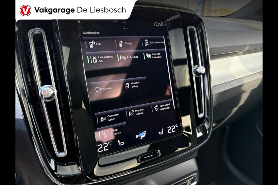 Volvo XC40 1.5 T4 Plug-in hybrid Plus Dark / Panorama-dak / Harman-Kardon / camera / stuur en stoel verwarming