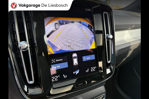 Volvo XC40 1.5 T4 Plug-in hybrid Plus Dark / Panorama-dak / Harman-Kardon / camera / stuur en stoel verwarming