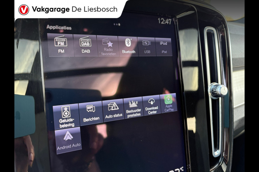 Volvo XC40 1.5 T4 Plug-in hybrid Plus Dark / Panorama-dak / Harman-Kardon / camera / stuur en stoel verwarming