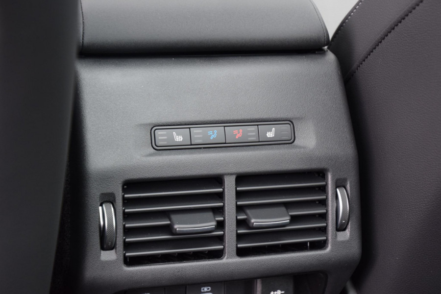 Land Rover Discovery Sport P270e PHEV Business Edition