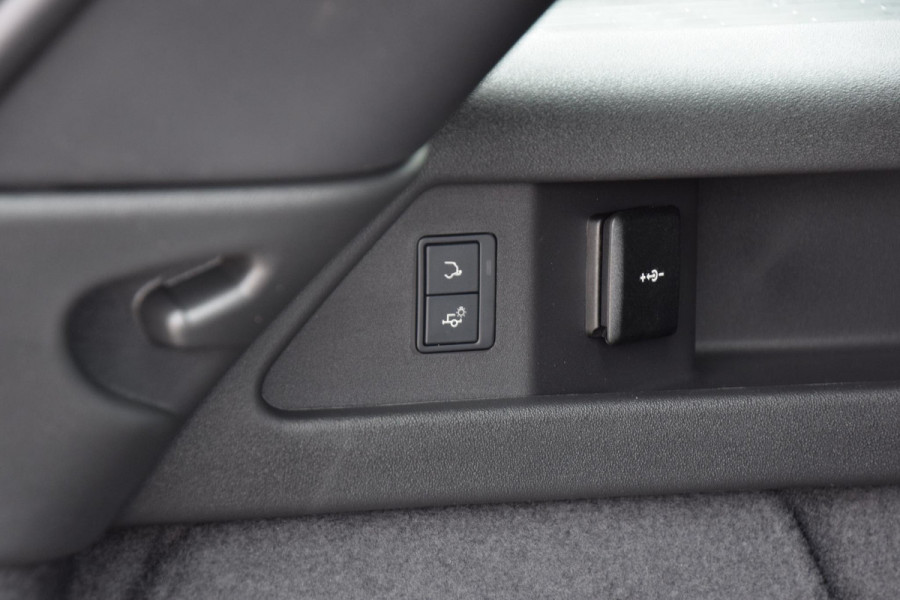 Land Rover Discovery Sport P270e PHEV Business Edition