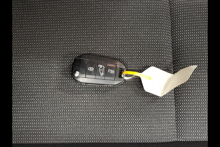 Peugeot Partner 1.2PureTech 111pk Benzine!