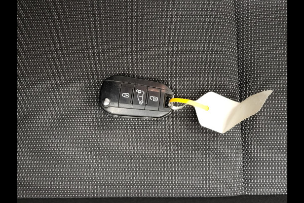 Peugeot Partner 1.2PureTech 111pk Benzine!