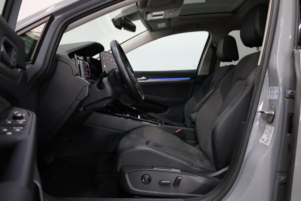 Volkswagen Golf 1.5 eTSI R-Line Edition LED/VIRTUAL/SFEER/PANO/ALCANTARA+S.VERWARMING+MEMORY/19" LMV/ACC/ECC/12 MND GARANTIE!