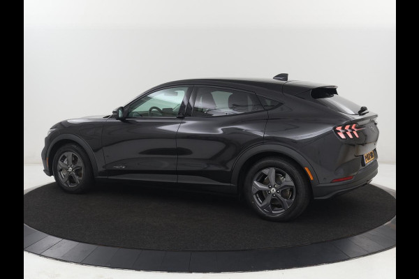 Ford Mustang Mach-E RWD 75 kWh | SOH 92,7% | Leder | Stoelverwarming | 360 Camera | Adaptive cruise | Carplay | B&O Sound | Navigatie | Park Assist | Keyless | Full LED | Side Assist | Climate control