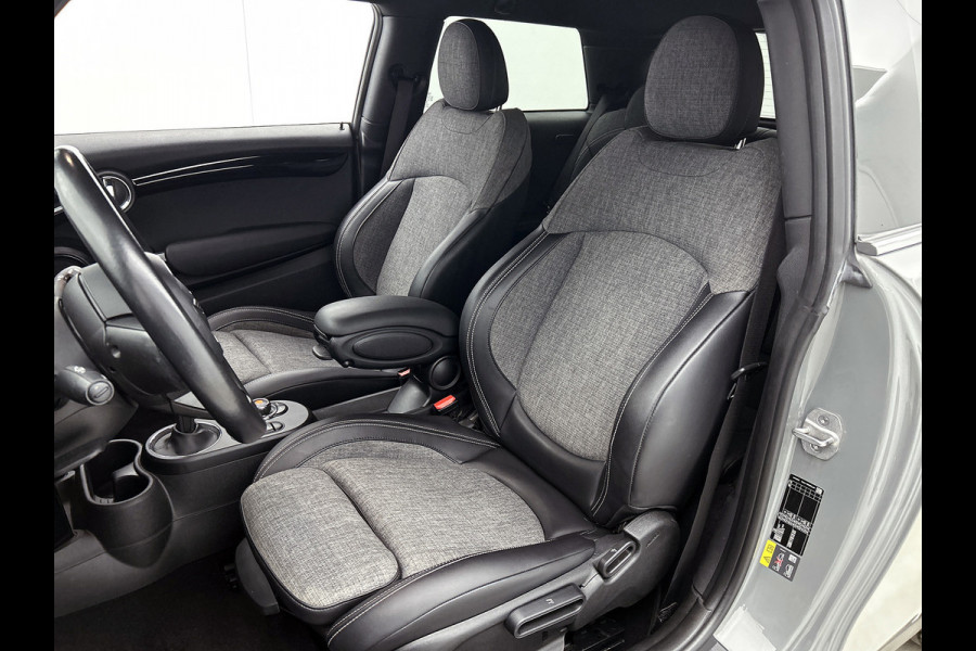 MINI Cooper SE Electric Yours 33 kWh (Dealer Onderh, Camera, Navi, StoelV, PDC, Climate Con, Etc)