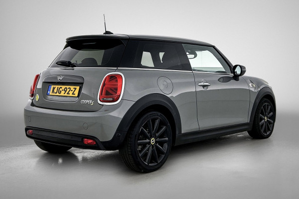 MINI Cooper SE Electric Yours 33 kWh (Dealer Onderh, Camera, Navi, StoelV, PDC, Climate Con, Etc)
