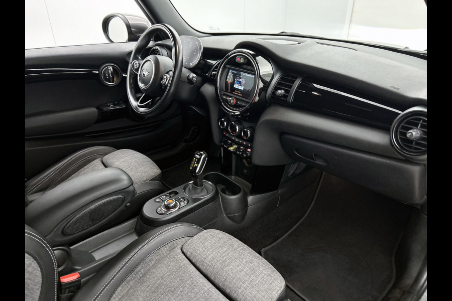 MINI Cooper SE Electric Yours 33 kWh (Dealer Onderh, Camera, Navi, StoelV, PDC, Climate Con, Etc)