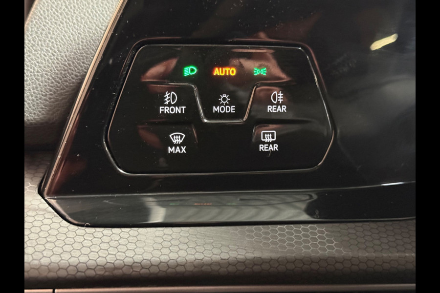 Volkswagen Golf 2.0 TDI GTD |Sfeerverlichting | Stuur/Stoelverwarming | Pano | Camera | Carplay