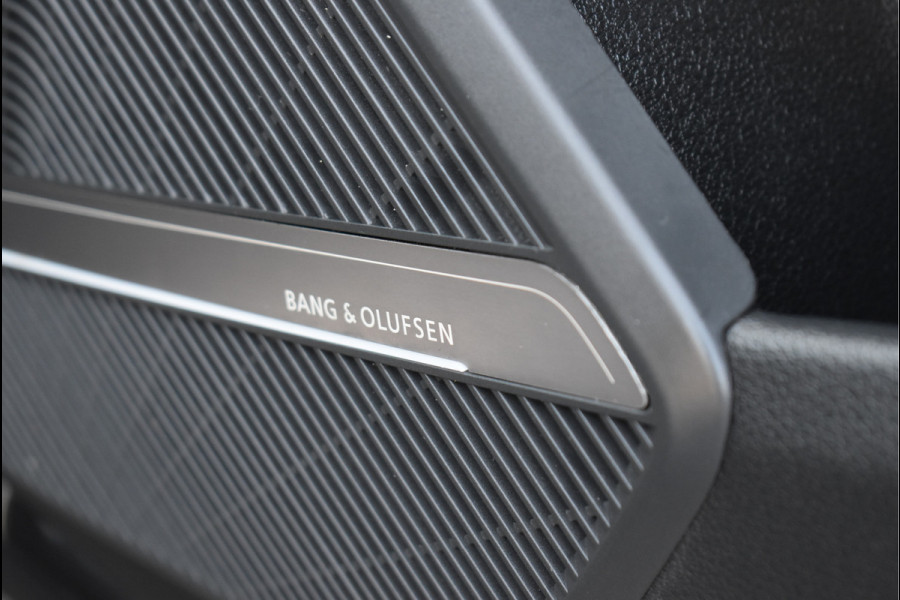 Audi Q5 55 TFSI e S-Line 367 Pk Pano Lucht Carbon Sfeer Oled Keyless Massage 21 Inch