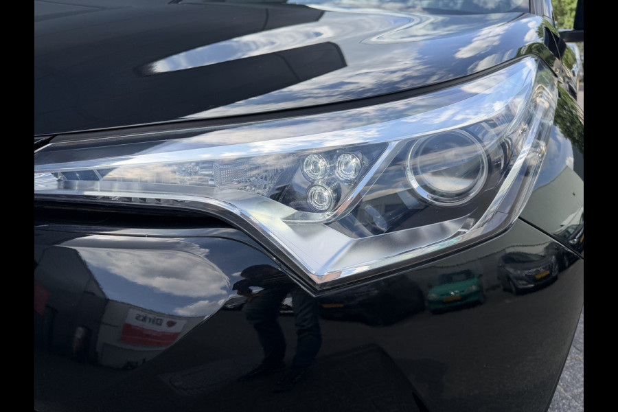 Toyota C-HR 1.8 Hybrid Business Intro (Trekhaak - Camera - Stoelverwarming - Keyless Entry - 18"incl 4S - Adaptieve Cruise Controle - Automa