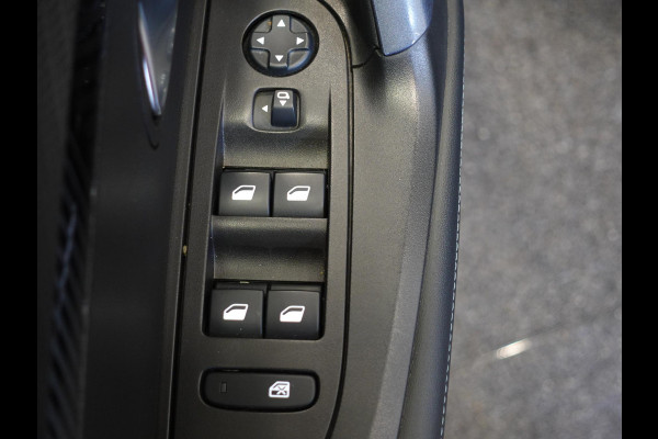 Peugeot 2008 1.2 PureTech Allure Airco Navi Carplay Cruise Control PDC VA Camera LED Verlichting
