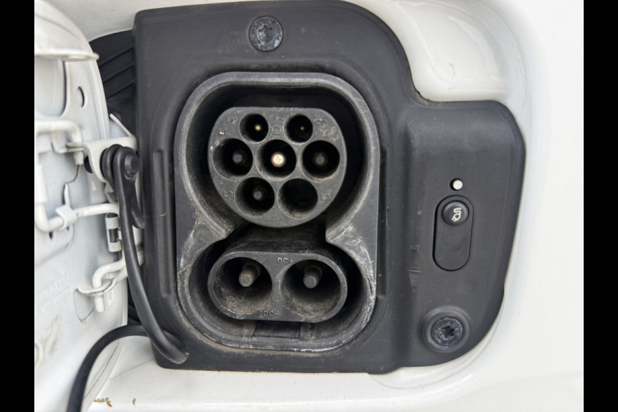 Volkswagen E-Caddy 37kWh 113PK L2H1 Elektrisch Caddy ABT 37,3kWh 159km WLTP Trekhaak Snelladen Airco Stoelverwarming Carplay Parkeersensoren
