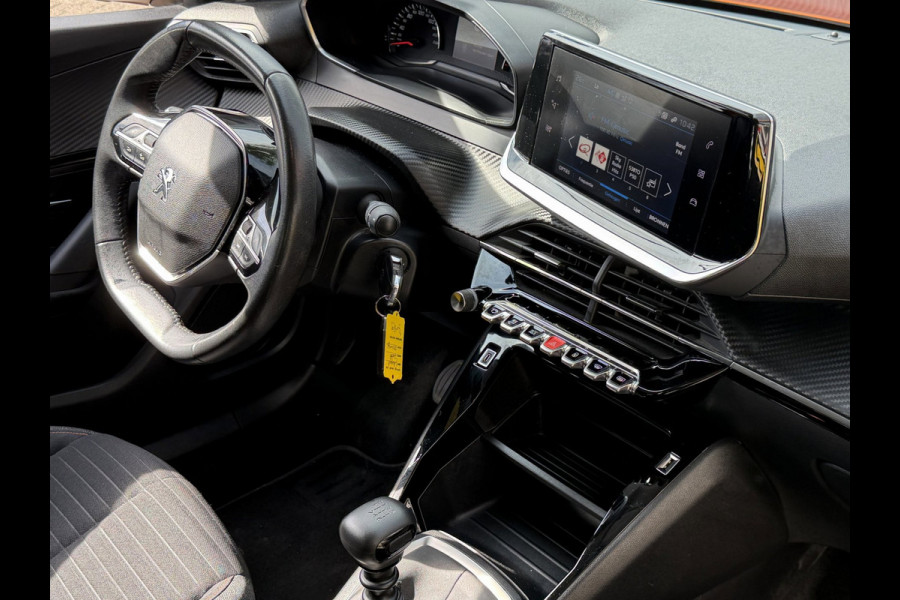 Peugeot 2008 1.2 PureTech Active Pack 107.000 KM - Apple CarPlay / Navigatie I Airco I LED I Sport velgen I Dealer onderhouden