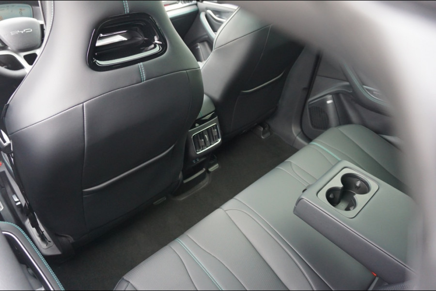 BYD SEAL U 1.5 DM-i FWD Boost 218 PK | SUPER LUXE | 6JR GARANTIE | NIEUW!