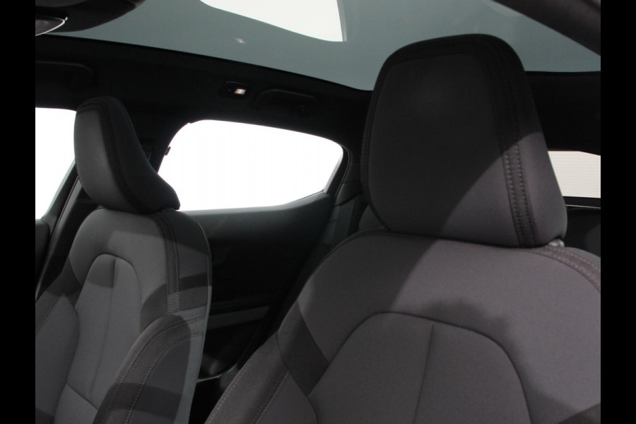 Polestar 2 Standard Range Single Motor 63kWh Climate control Cruise control Panorama dak Parkeersensoren + Camera Trekhaak Voorstoelen verwarmd Apple Carplay/ Android Auto