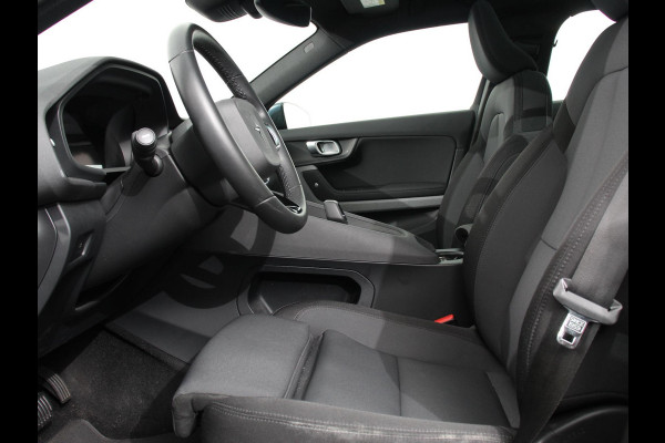 Polestar 2 Standard Range Single Motor 63kWh Climate control Cruise control Panorama dak Parkeersensoren + Camera Trekhaak Voorstoelen verwarmd Apple Carplay/ Android Auto