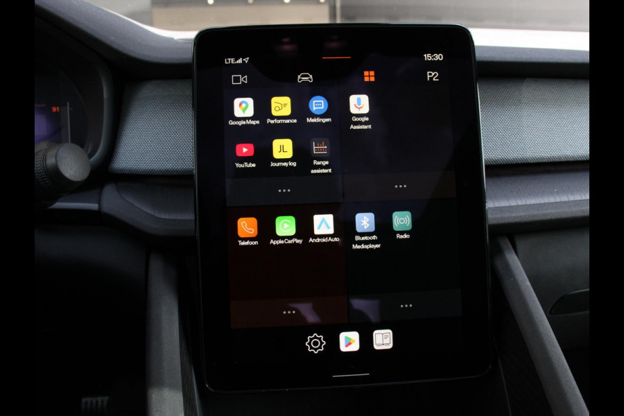Polestar 2 Standard Range Single Motor 63kWh Climate control Cruise control Panorama dak Parkeersensoren + Camera Trekhaak Voorstoelen verwarmd Apple Carplay/ Android Auto