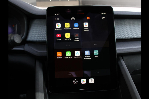 Polestar 2 Standard Range Single Motor 63kWh Climate control Cruise control Panorama dak Parkeersensoren + Camera Trekhaak Voorstoelen verwarmd Apple Carplay/ Android Auto