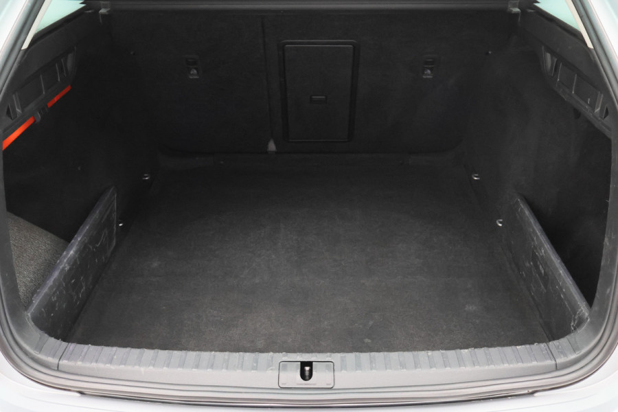 Škoda Octavia Combi 1.0 TSI Business Edition Virtual Cockpit, Cruise,  Apple Carplay, Sfeerverlichting, LED, DAB, PDC, 16''