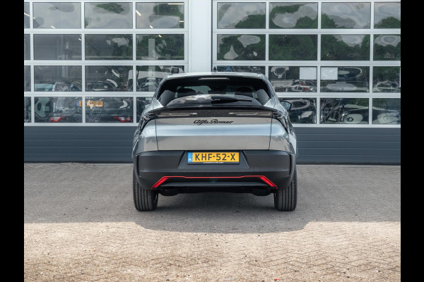 Alfa Romeo junior Elettrica Speciale 54 kWh | Techno Pack | Warmtepomp | Verwarmbare Voorruit | Arese Silver