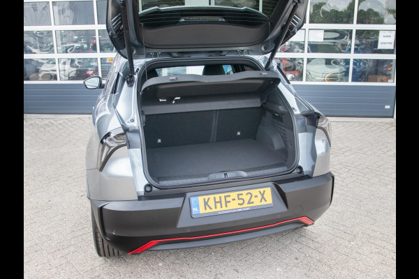 Alfa Romeo junior Elettrica Speciale 54 kWh | Techno Pack | Warmtepomp | Verwarmbare Voorruit | Arese Silver