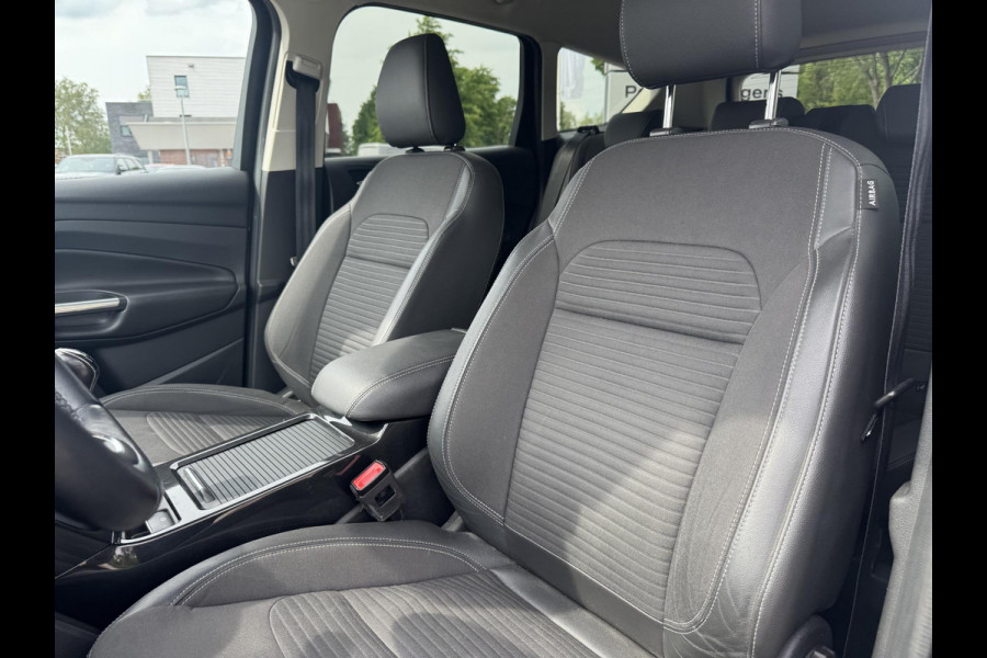 Ford Kuga 1.5 EcoBoost Titanium 150pk Trekhaak | Elektrische Achterklep | Stoel, stuur en Voorruit verwarming | Achteruitrijcamera | 2.000kg Trekgewicht