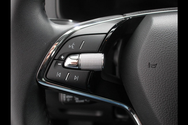 Škoda Karoq 1.5 TSI 150pk DSG Ambition Navigatie Apple Carpla/Android Auto Camera Climate Control Adaptieve Cruise control Lichtmetalen Velgen