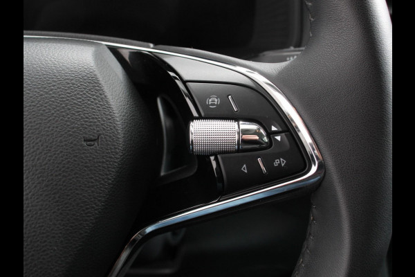 Škoda Karoq 1.5 TSI 150pk DSG Ambition Navigatie Apple Carpla/Android Auto Camera Climate Control Adaptieve Cruise control Lichtmetalen Velgen