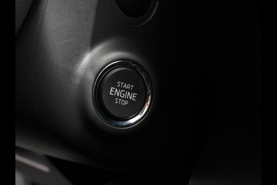 Škoda Karoq 1.5 TSI 150pk DSG Ambition Navigatie Apple Carpla/Android Auto Camera Climate Control Adaptieve Cruise control Lichtmetalen Velgen